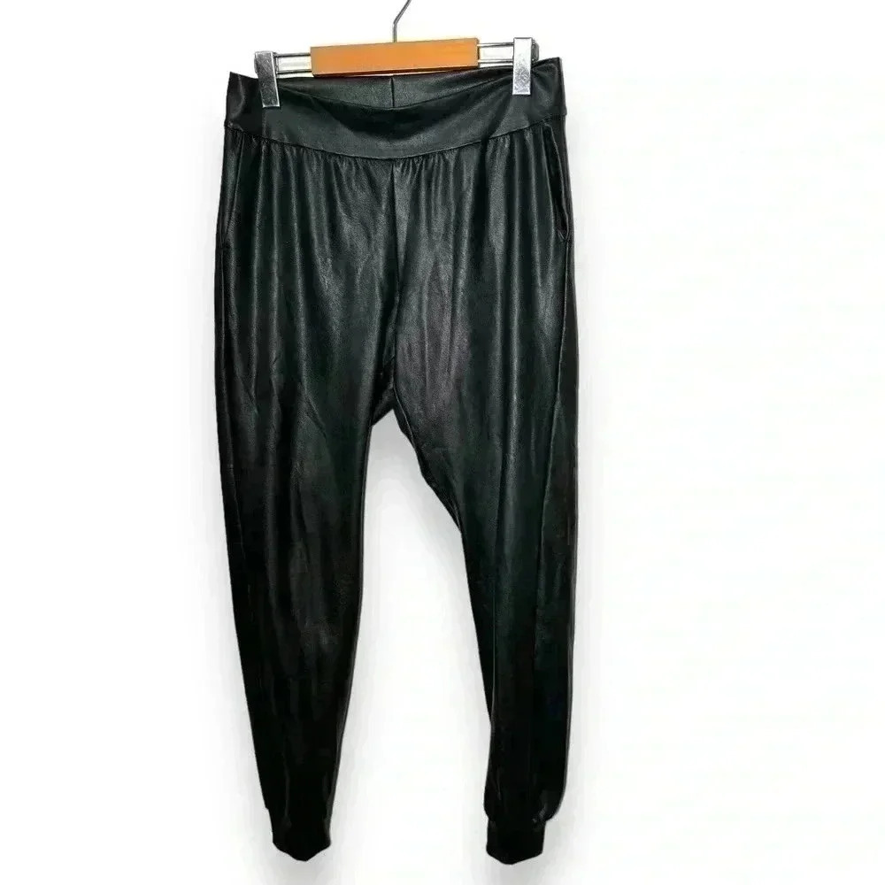 Commando faux leather jogger in black S - Picture 5 of 11